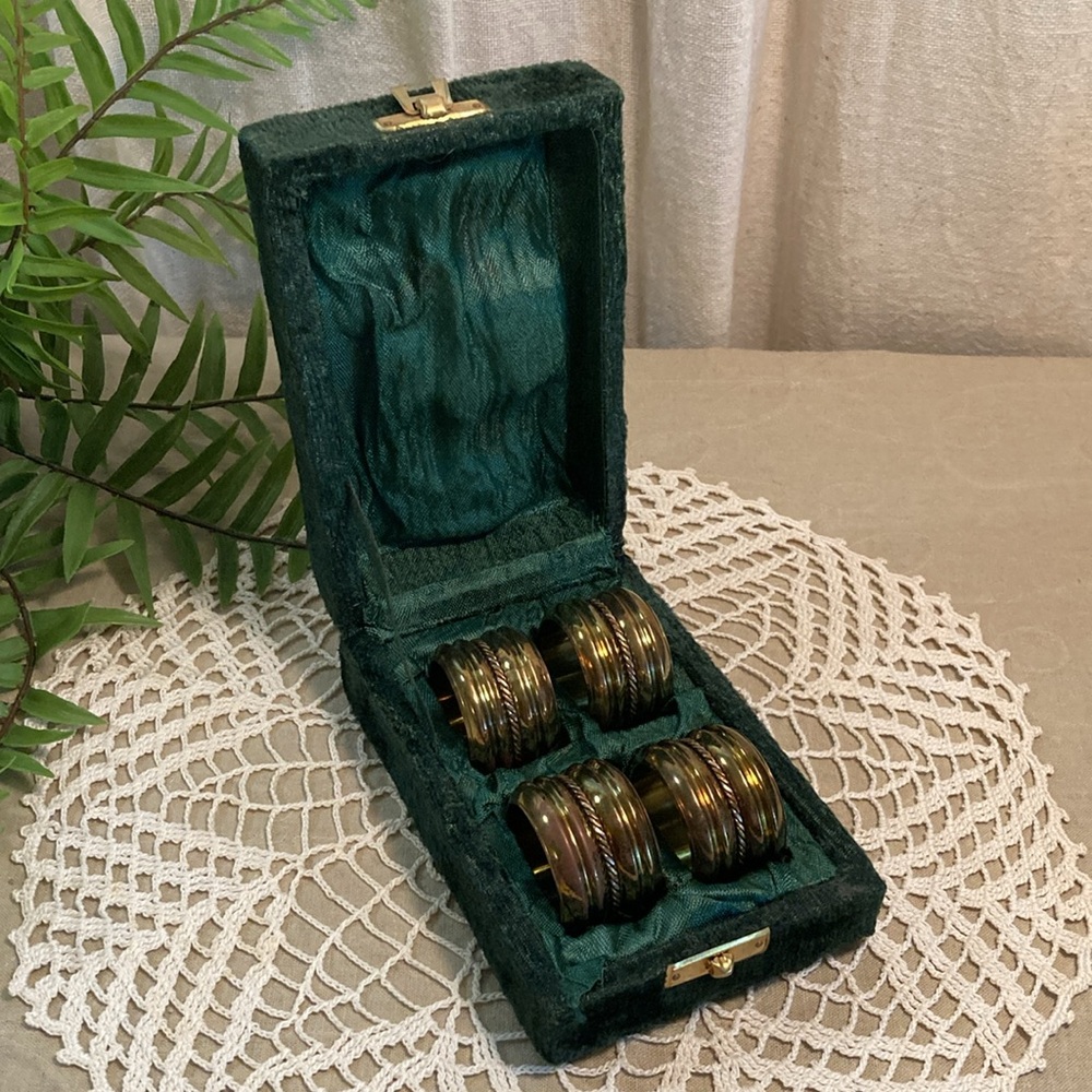 Vintage Brass Napkin Rings Set In Original Case